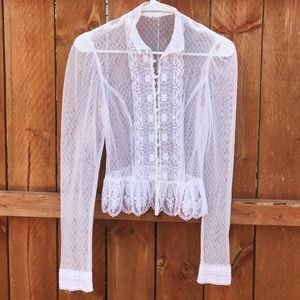 VTG lace top with pearl buttons